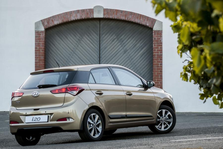  Hyundai i20 2015 года  (ZA) (фото 4 из 13)
